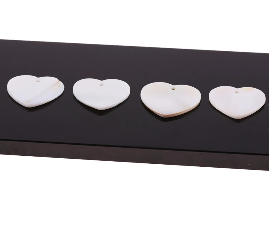 *PREORDER* Heart Shell Centerpieces 20mm: 50 Pairs