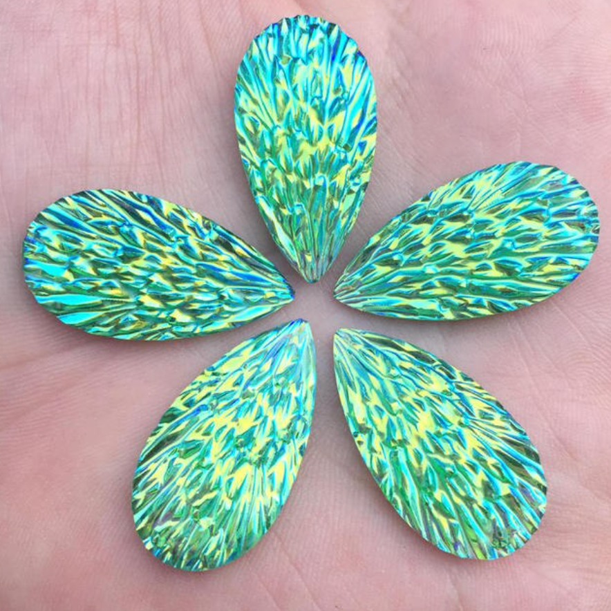 Green AB Teardrop Centerpieces 15x29mm