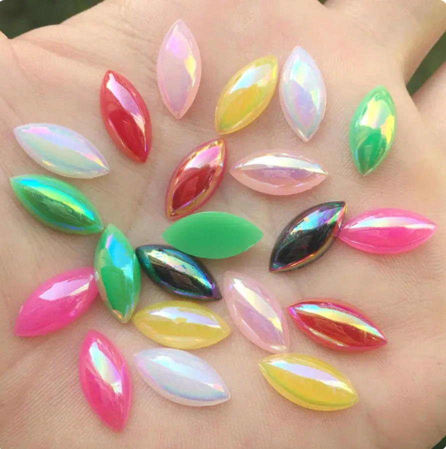 Mini Assorted Iridescent Horseeye Centerpieces 7x15mm: 20 Pairs