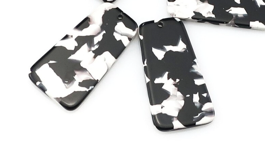 Short Black & White Slabs