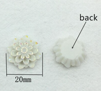 White Iridescent Floral Centerpiece 20mm