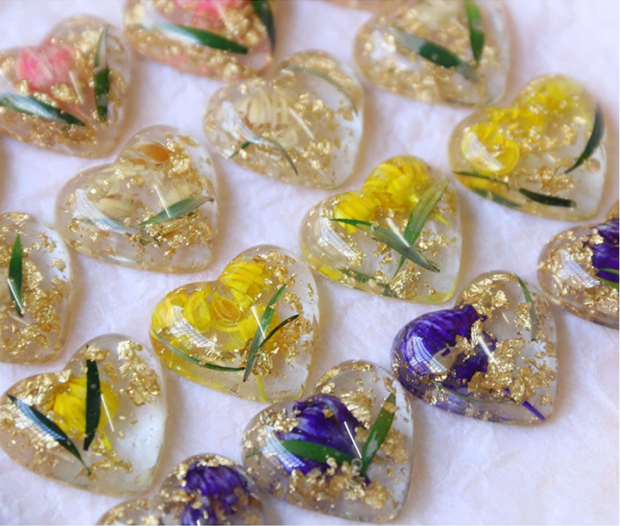 Clear Flower Resin Hearts